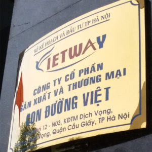 Biển công ty băng inox bóng ăn mòn
