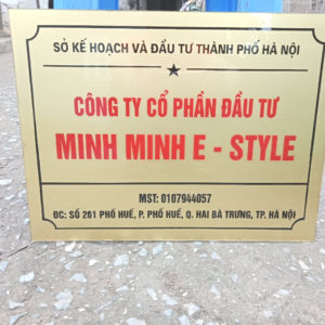 Biển mica sơn nhũ đồng